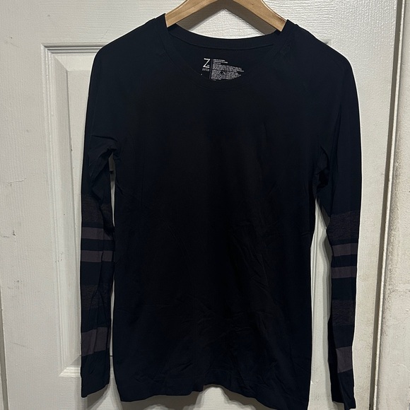 Zella Black Crew Neck Shirt - Picture 1 of 2